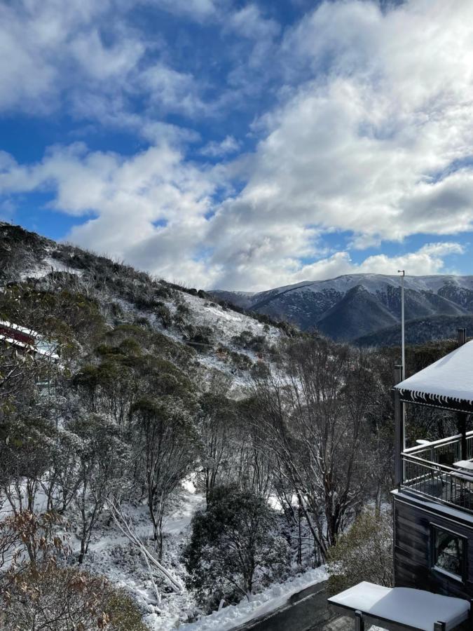 Falls Creek Hotel Экстерьер фото