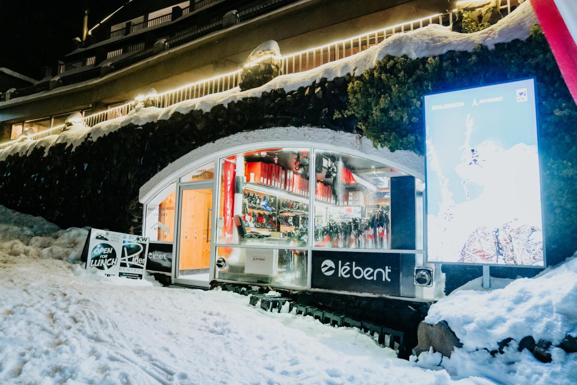 Falls Creek Hotel Экстерьер фото