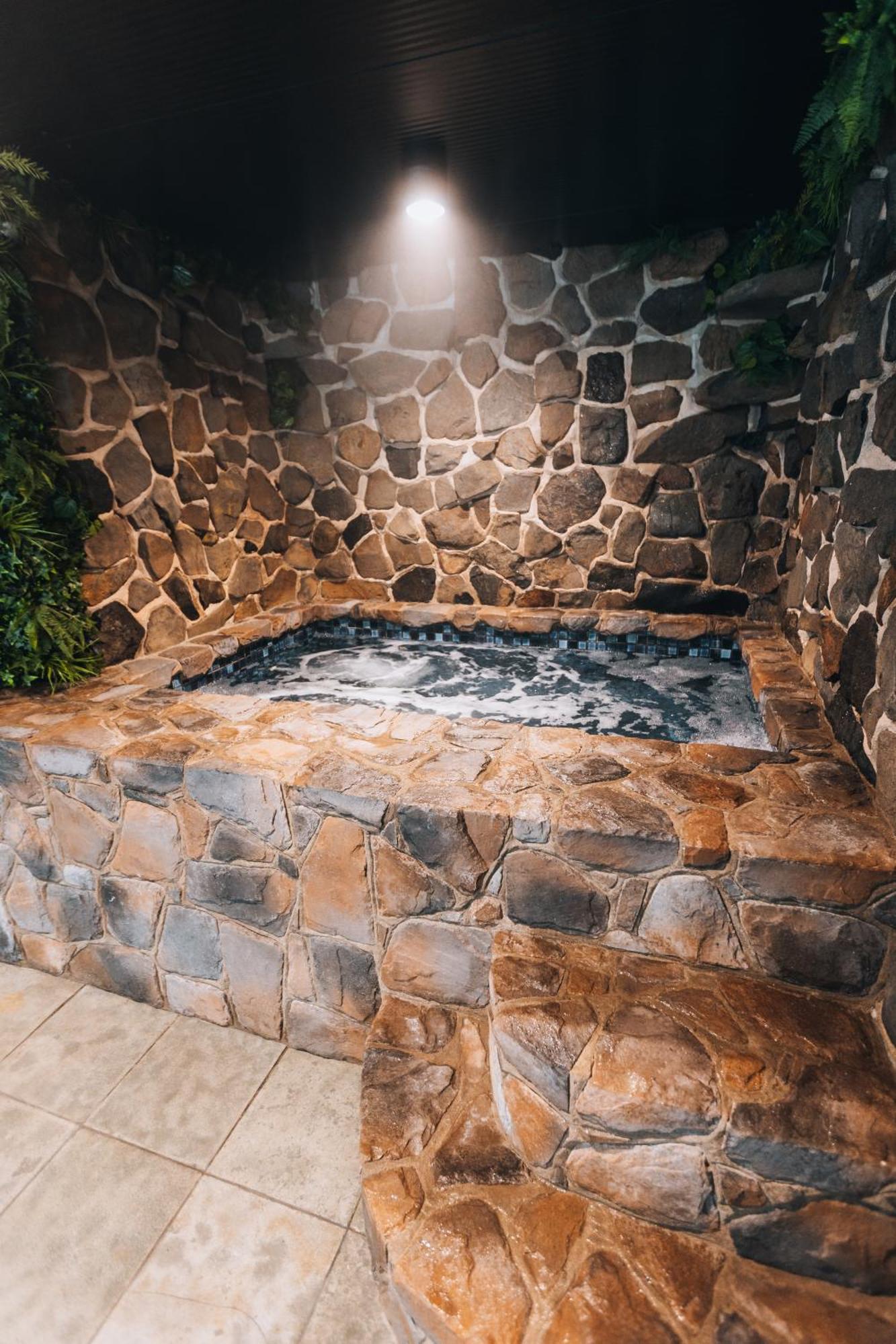 Falls Creek Hotel Экстерьер фото