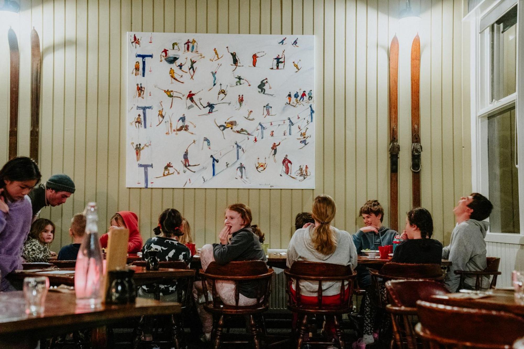 Falls Creek Hotel Экстерьер фото