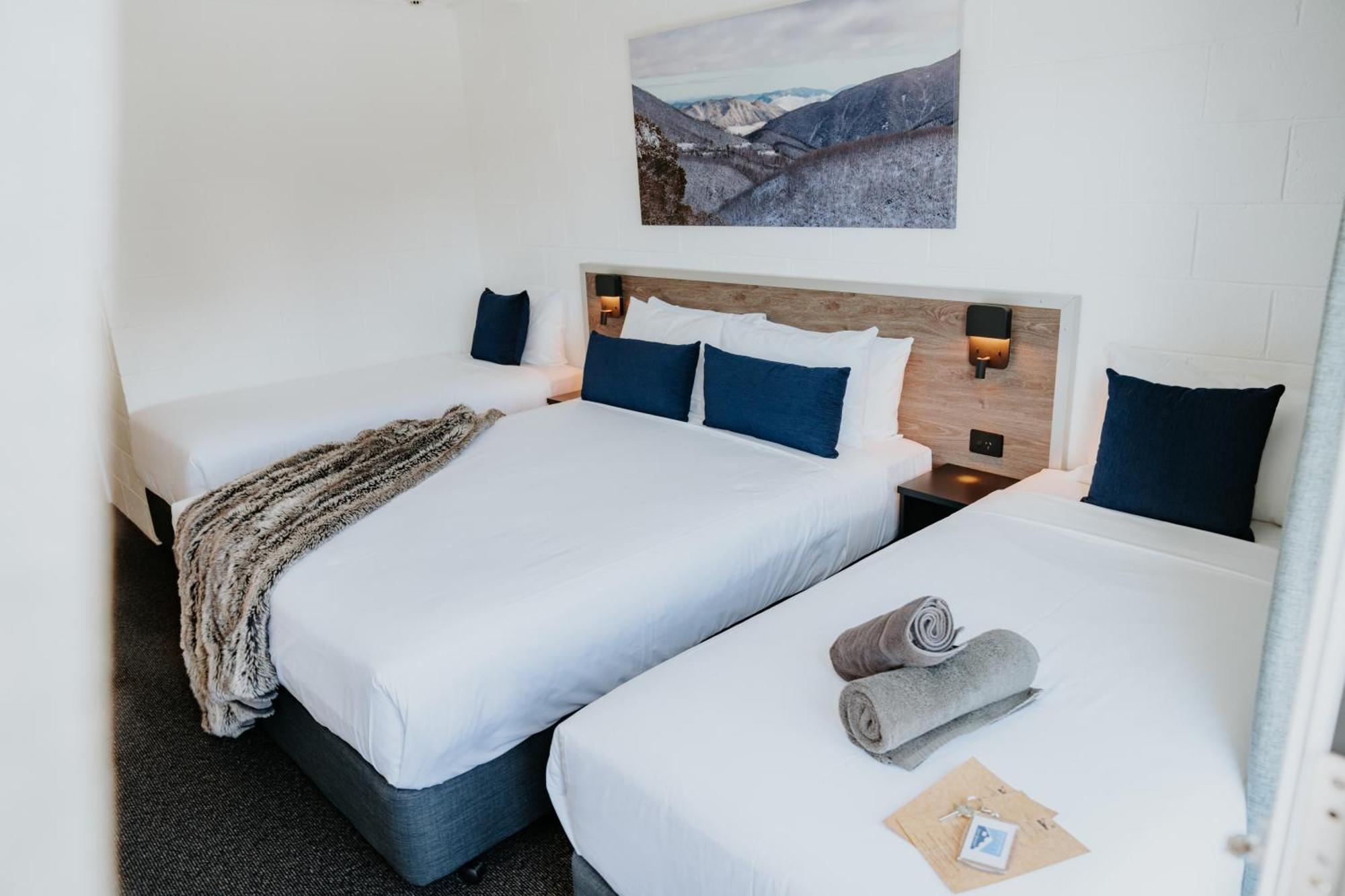 Falls Creek Hotel Экстерьер фото