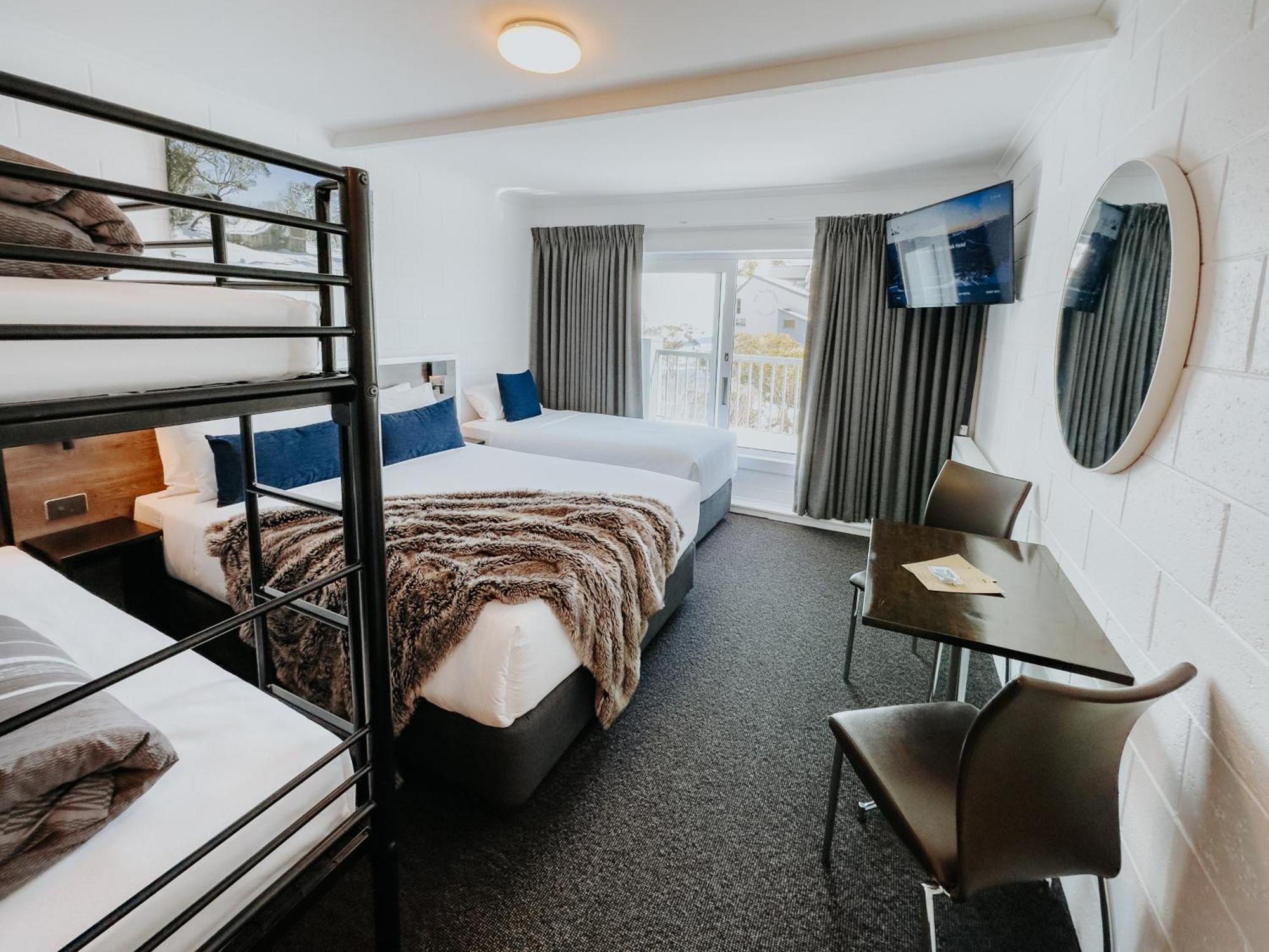 Falls Creek Hotel Экстерьер фото
