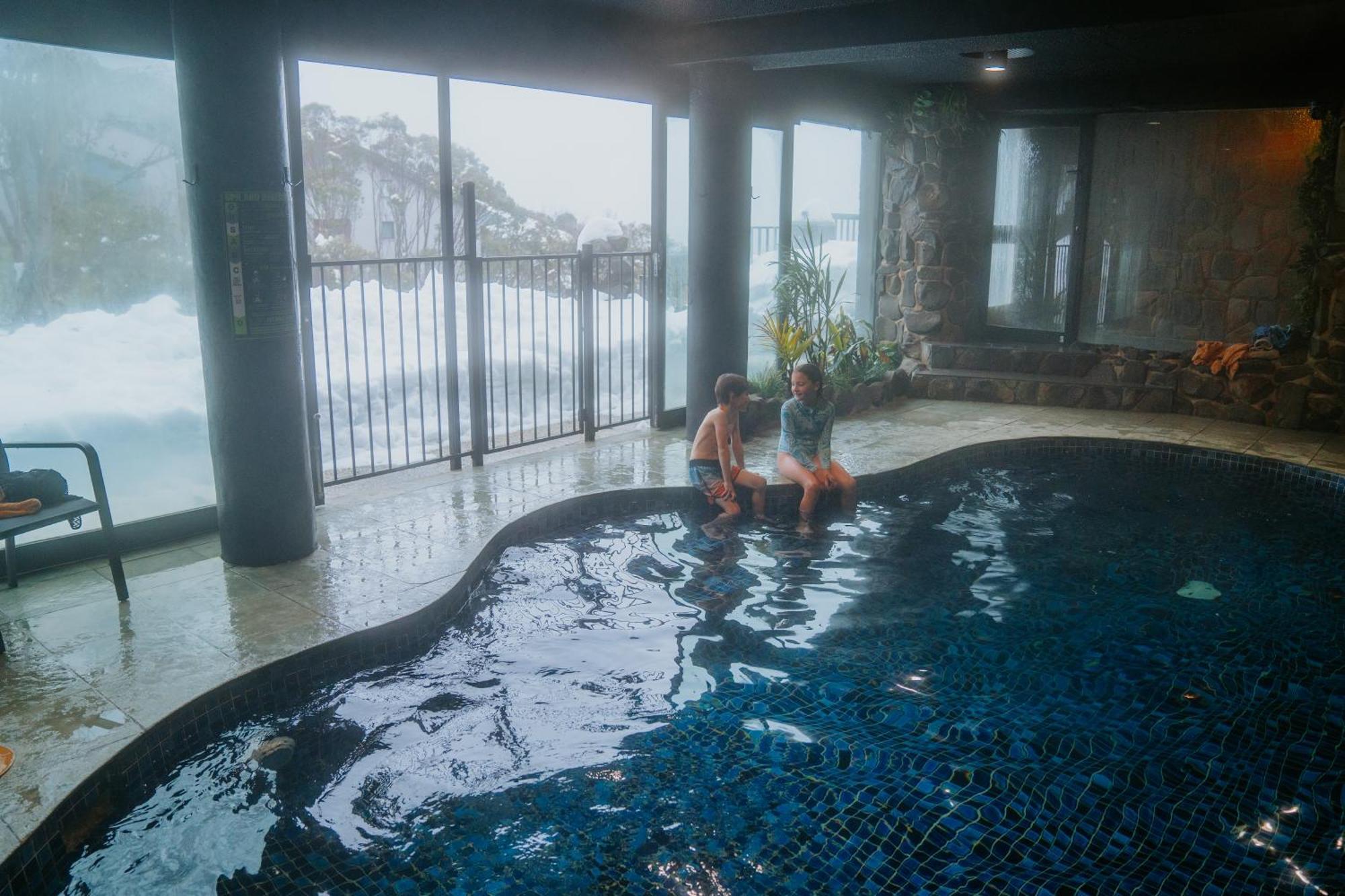 Falls Creek Hotel Экстерьер фото