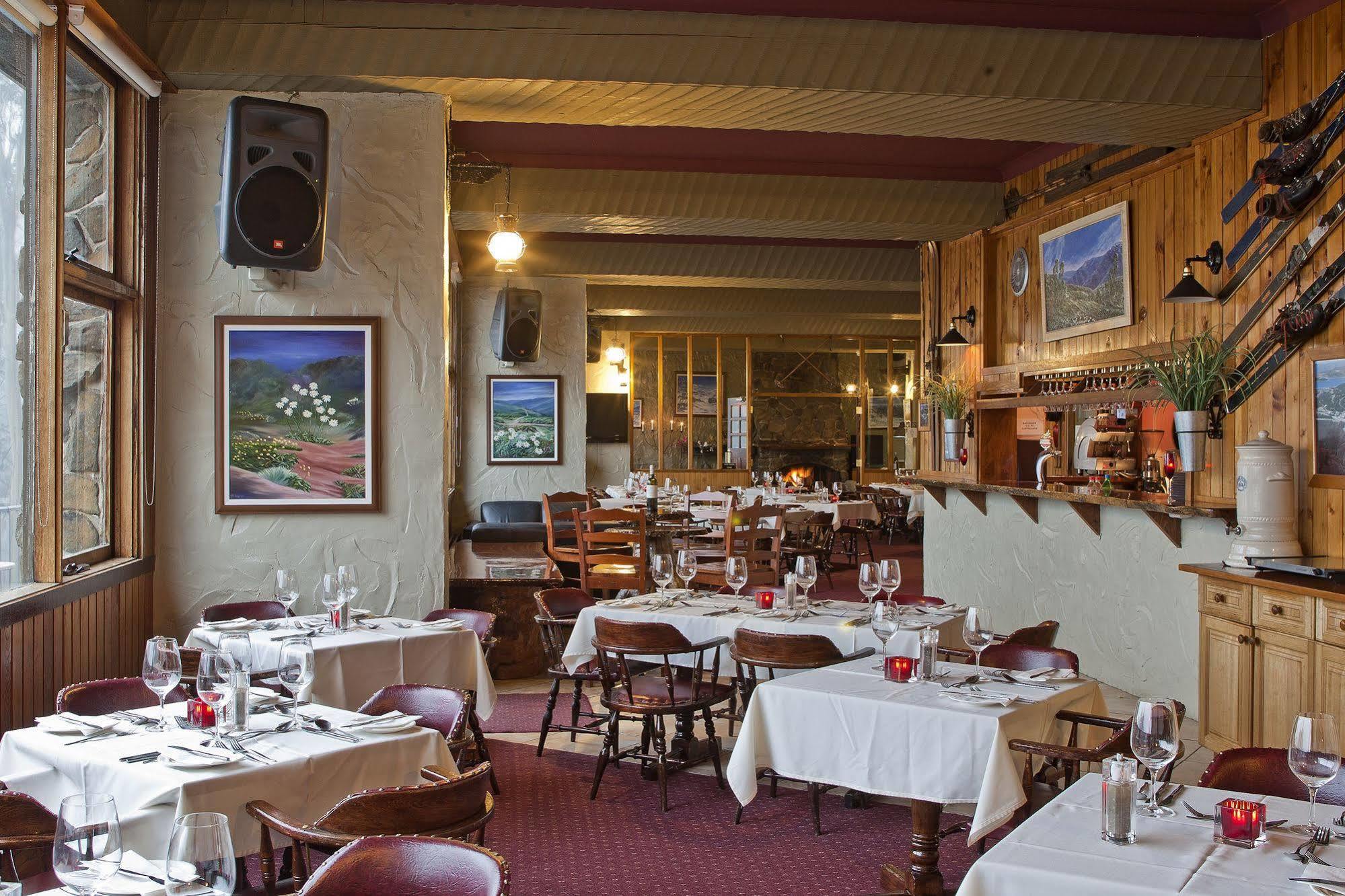 Falls Creek Hotel Экстерьер фото