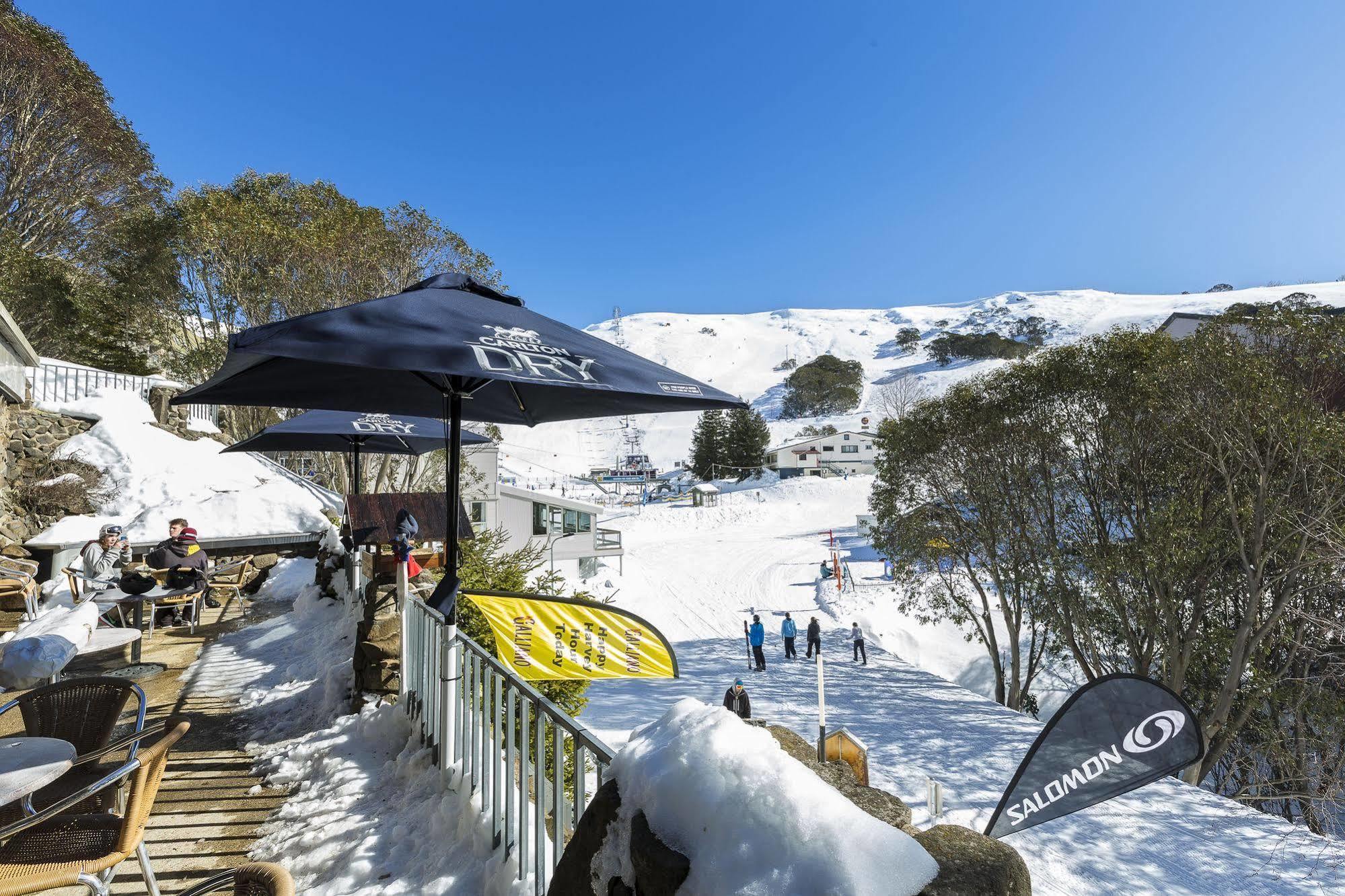 Falls Creek Hotel Экстерьер фото